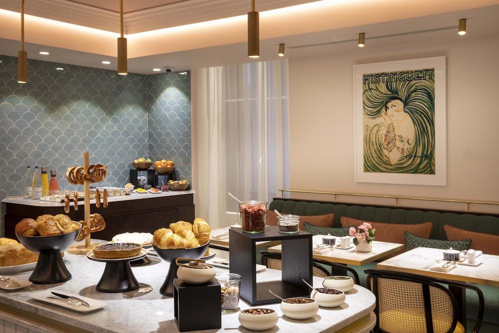 restaurant cafeteria