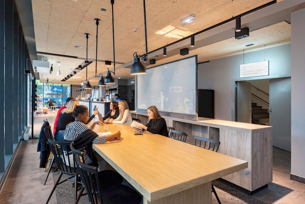 restaurant-cafeteria