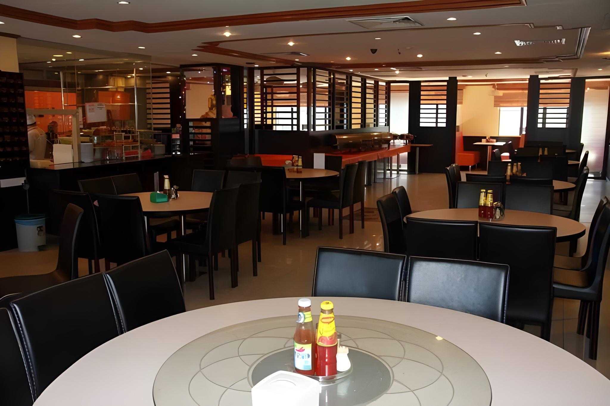 restaurant cafeteria