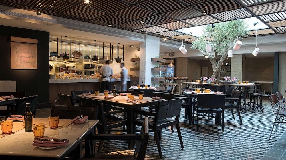 restaurant cafeteria