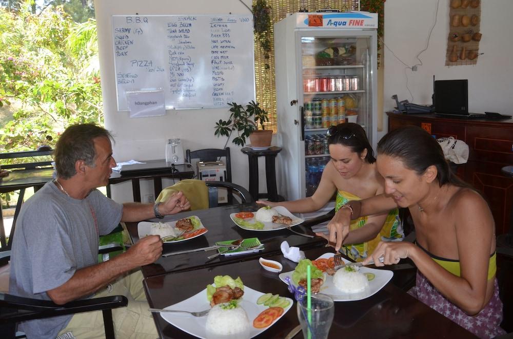 restaurant cafeteria