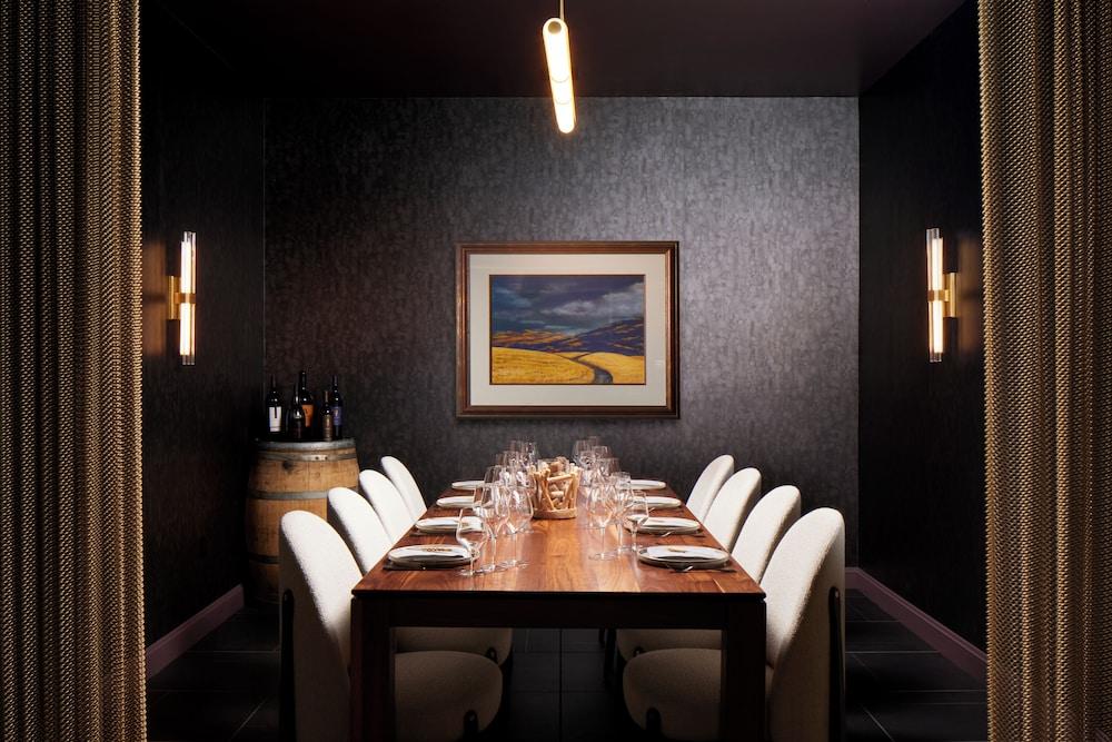 restaurant cafeteria