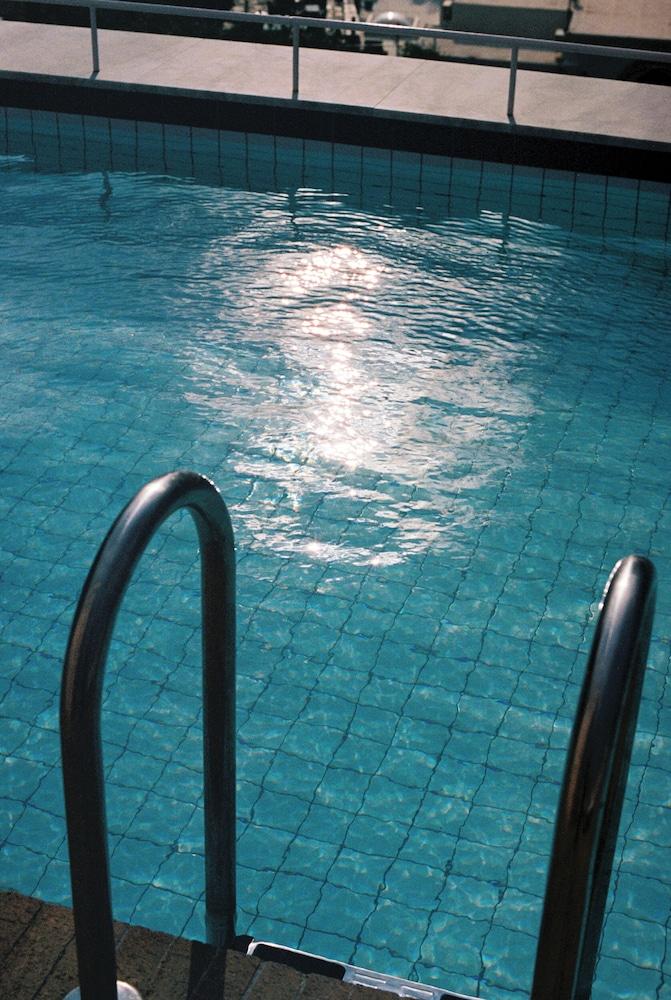swimming pool spa