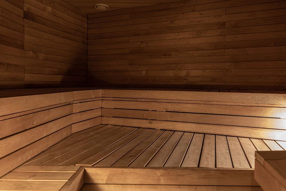 swimming pool spa