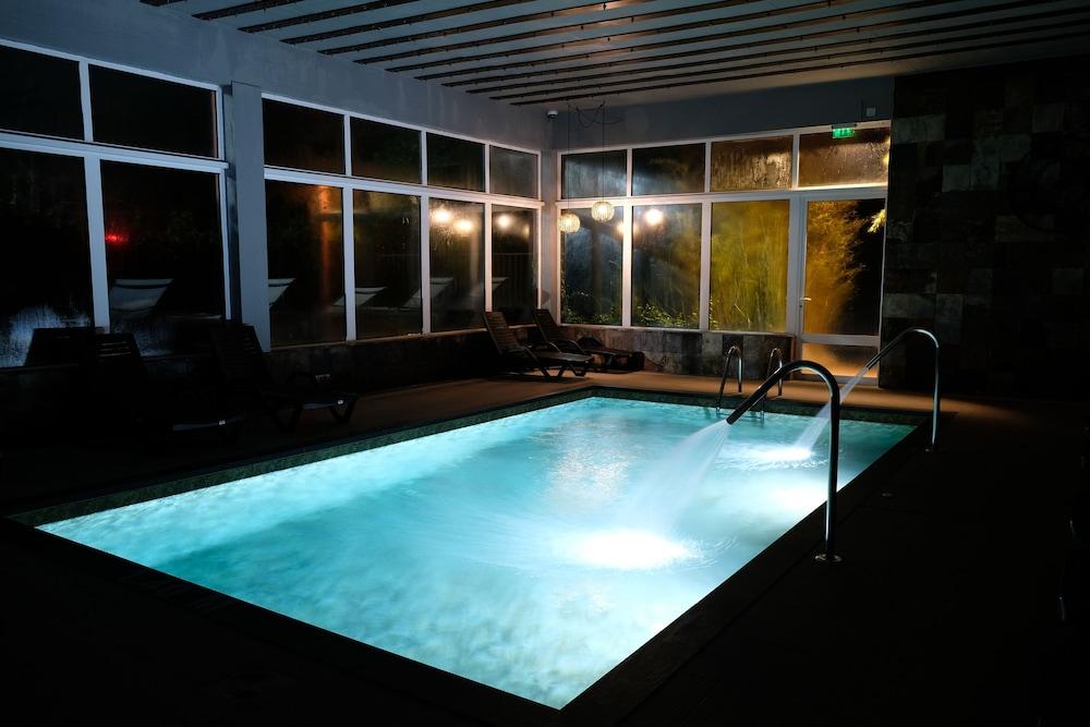 swimming pool spa
