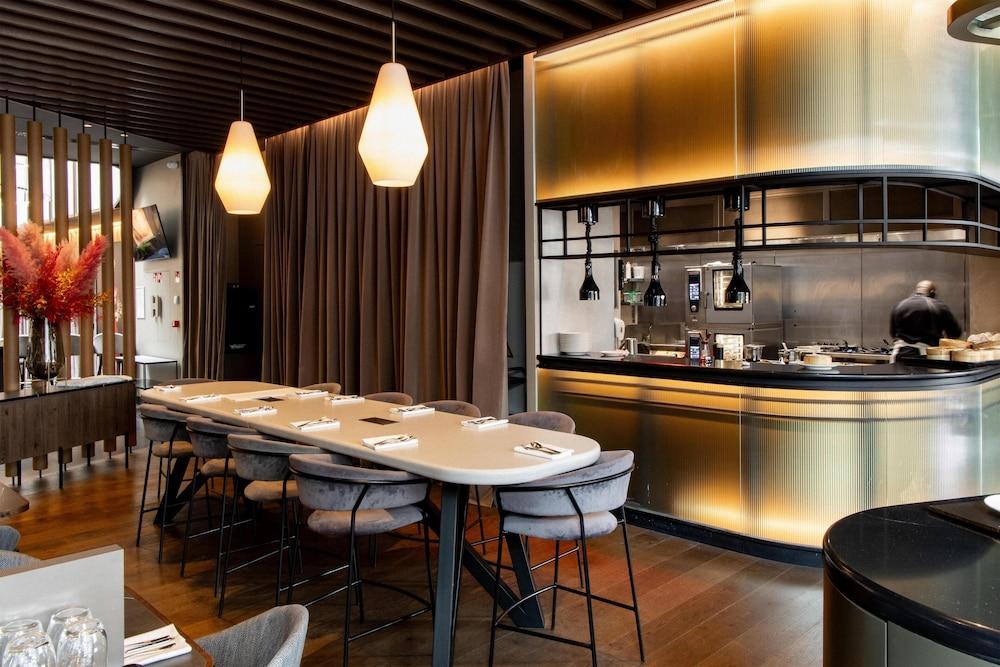 restaurant cafeteria