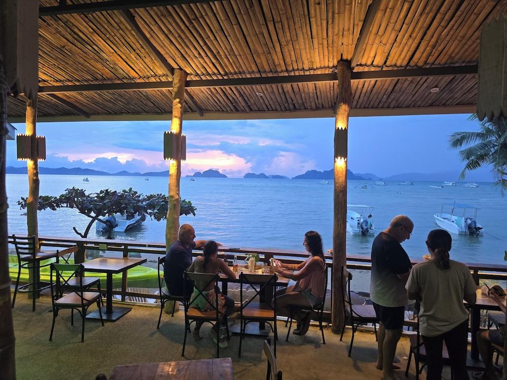 restaurant cafeteria