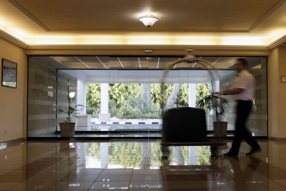 lobby