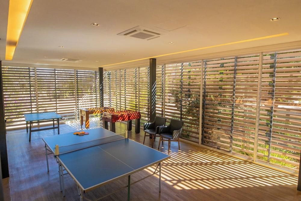 swimming pool spa
