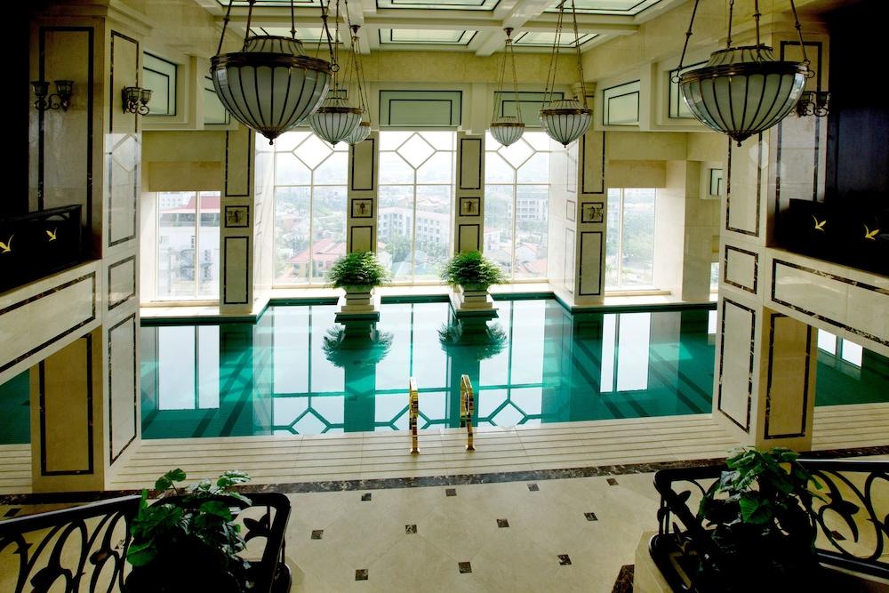 swimming pool spa