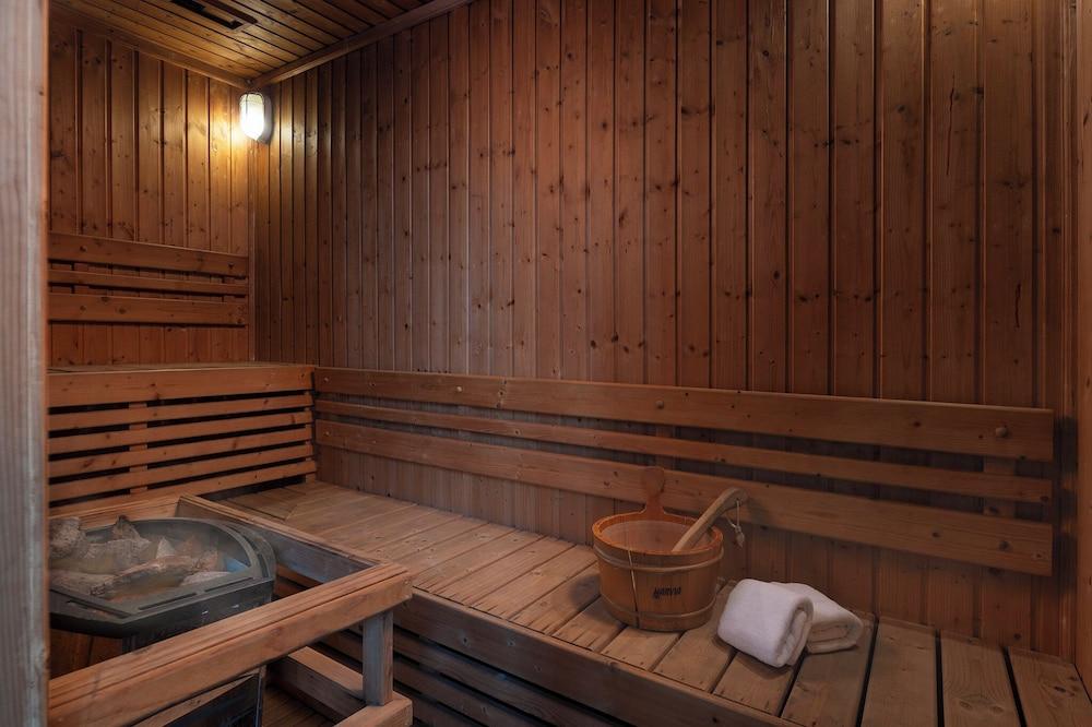 swimming pool spa