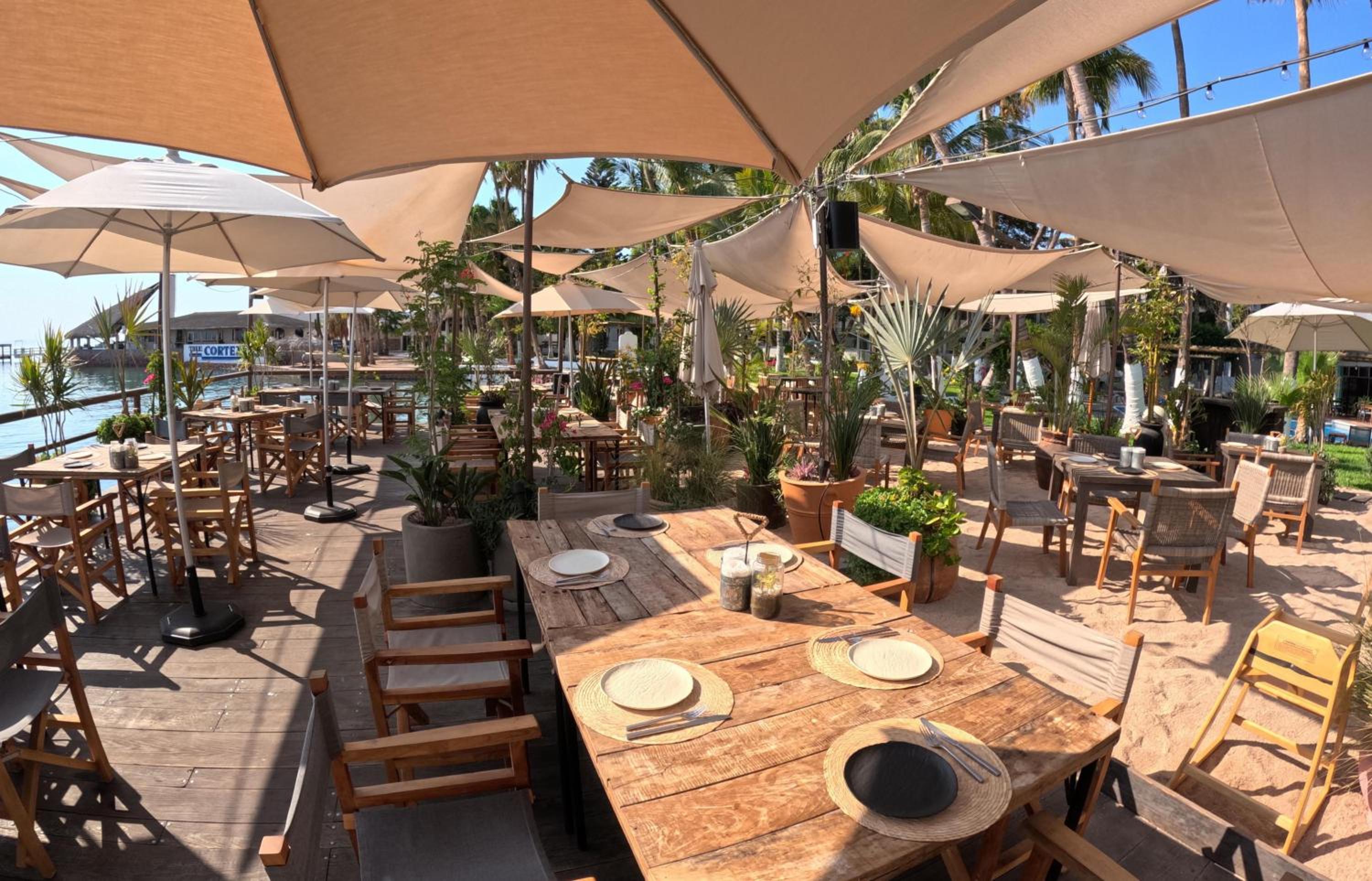 restaurant cafeteria