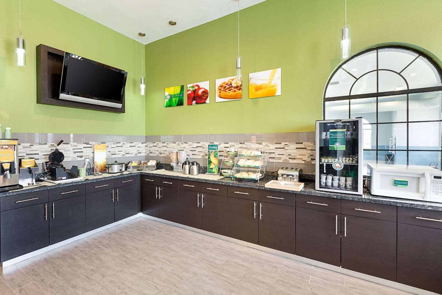 restaurant cafeteria