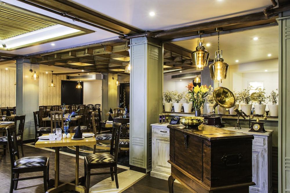 restaurant cafeteria