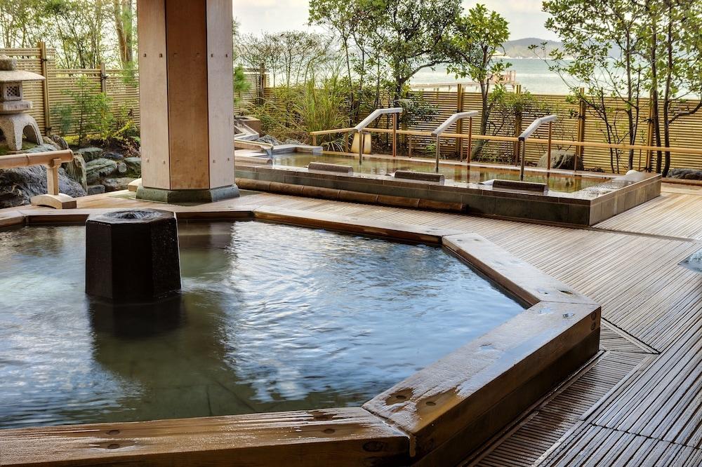 swimming pool spa