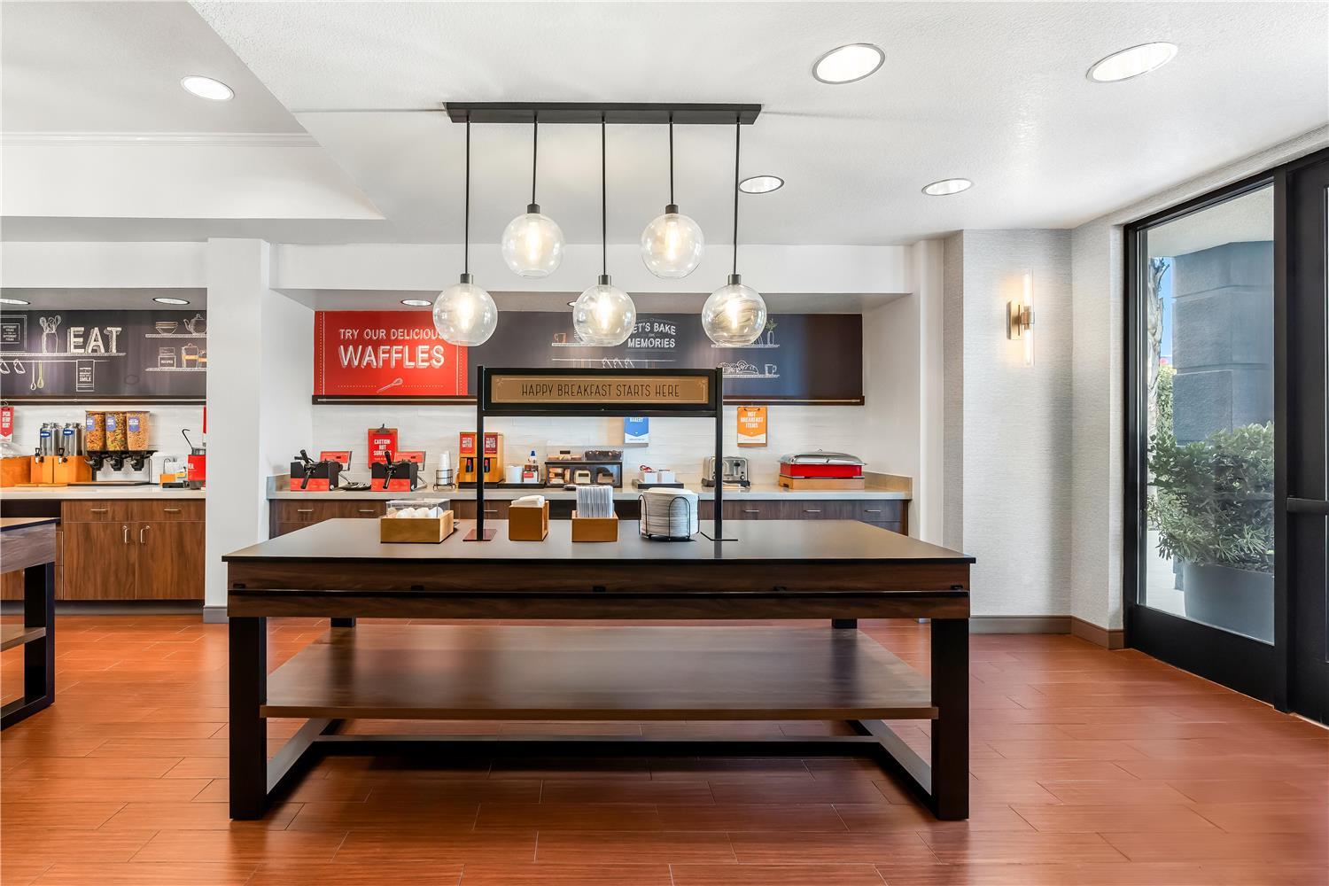 restaurant cafeteria