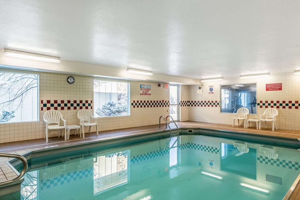 swimming pool spa