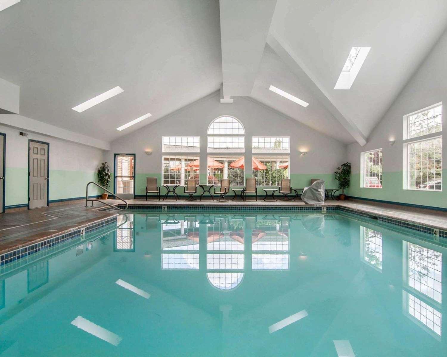 swimming pool spa