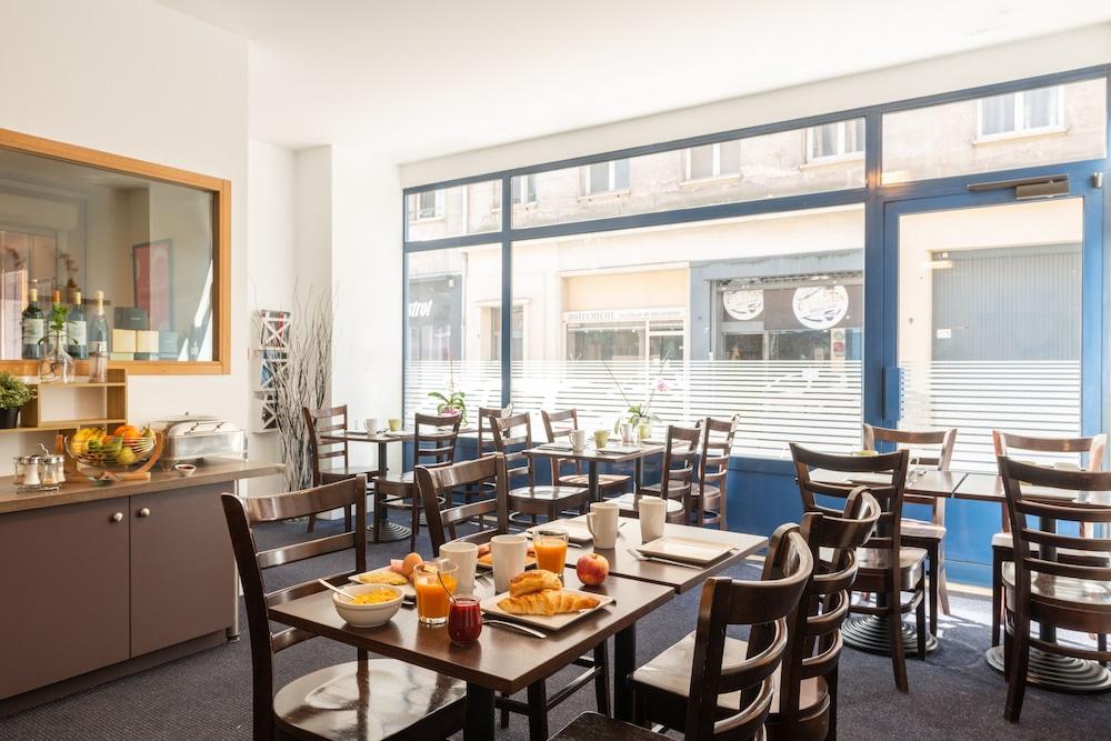 restaurant cafeteria
