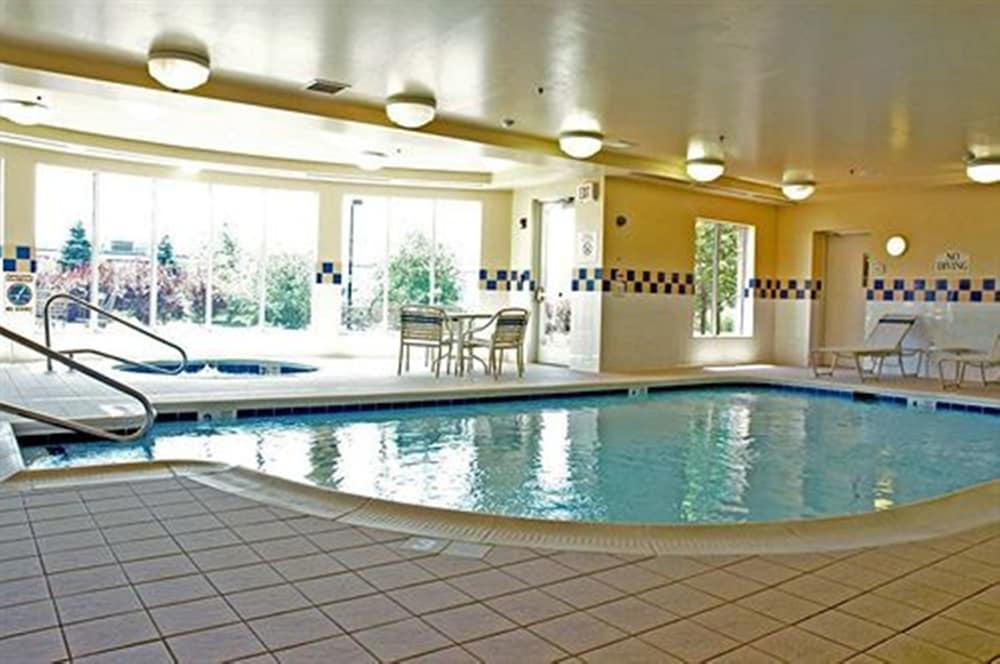 swimming pool spa
