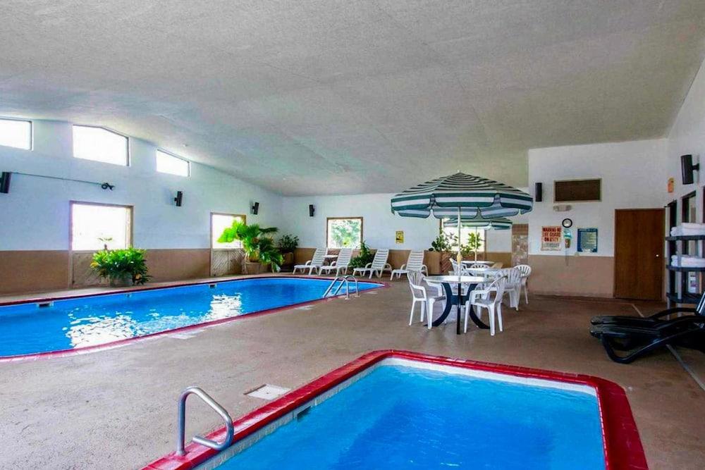 swimming pool spa
