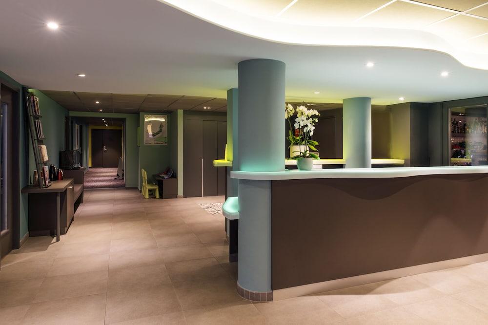 lobby