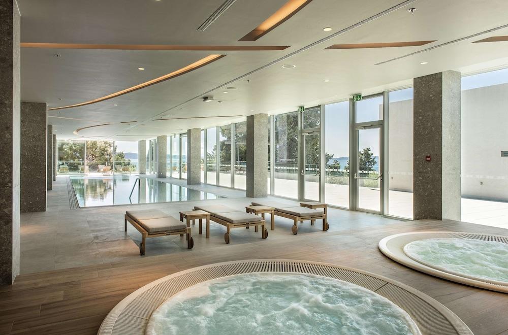 swimming pool spa