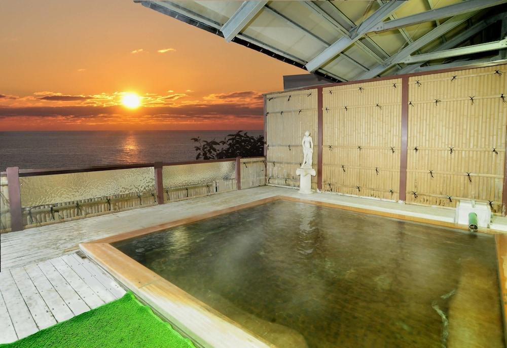 swimming pool spa