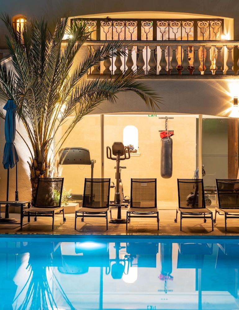 swimming pool spa