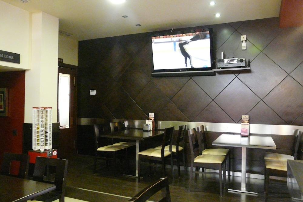 restaurant-cafeteria