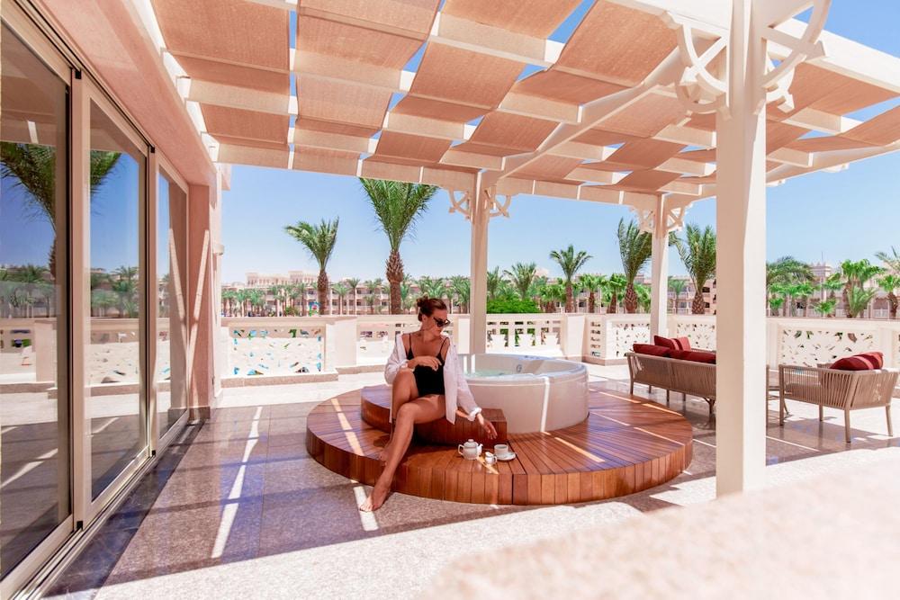 swimming pool spa