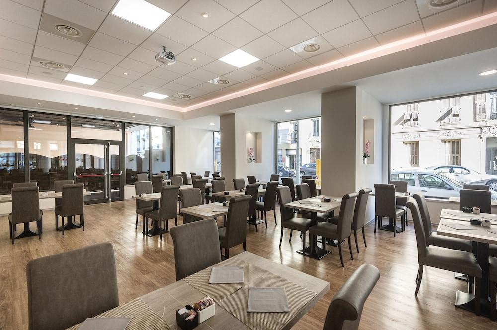 restaurant cafeteria