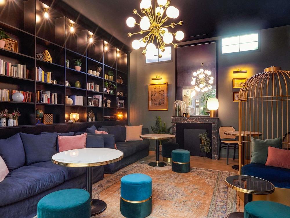 lounge