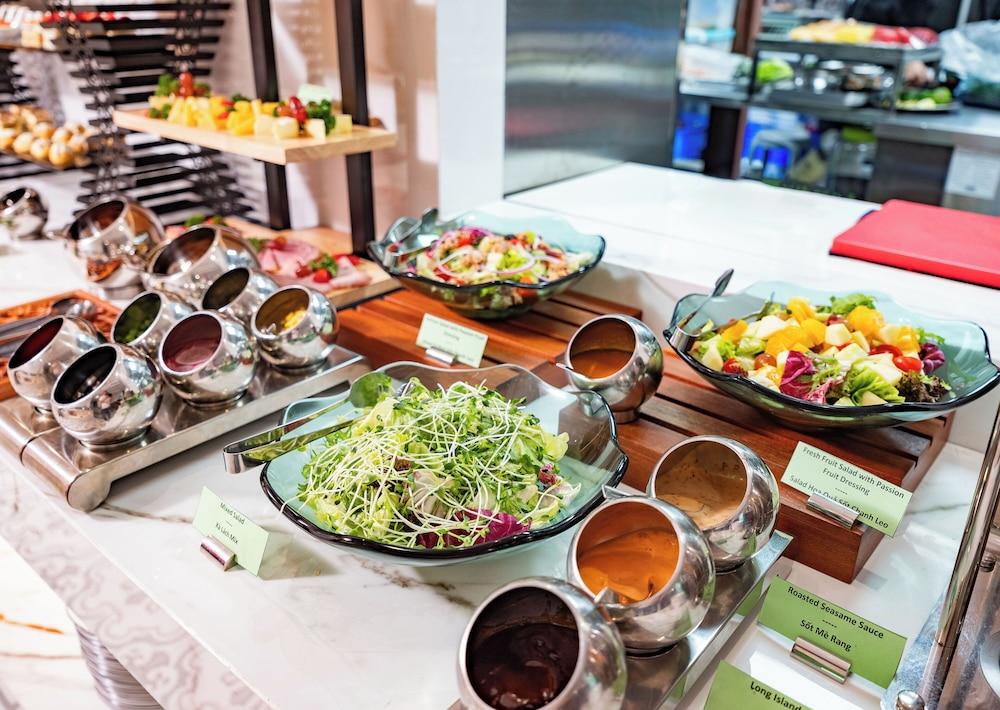 restaurant cafeteria