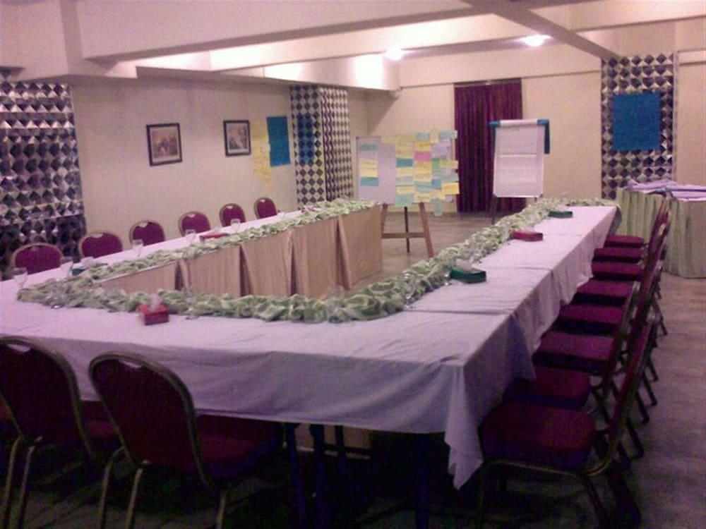 restaurant cafeteria