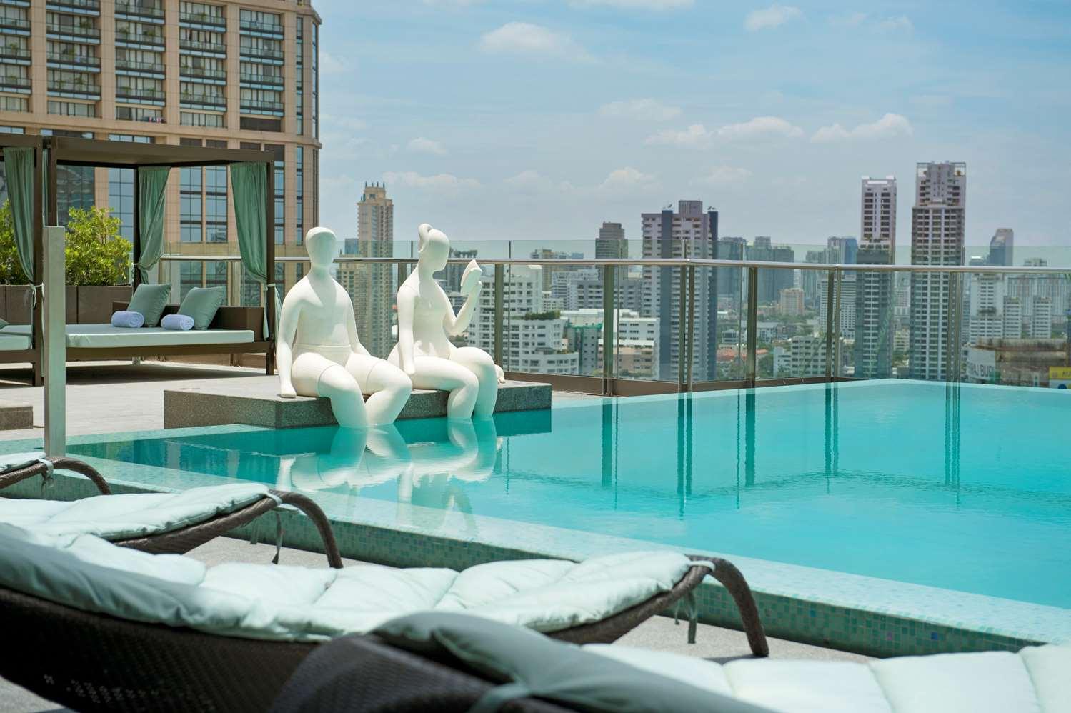 swimming pool spa