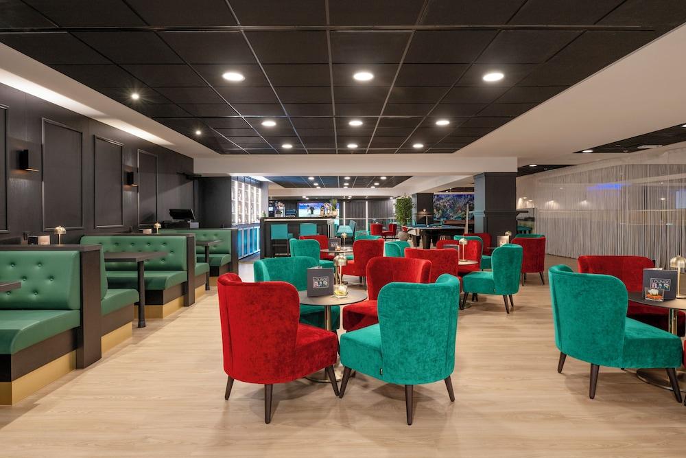 restaurant cafeteria