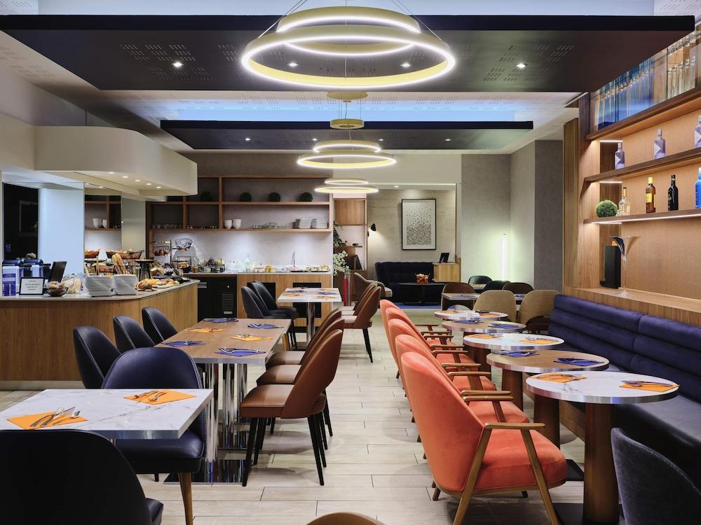 restaurant cafeteria