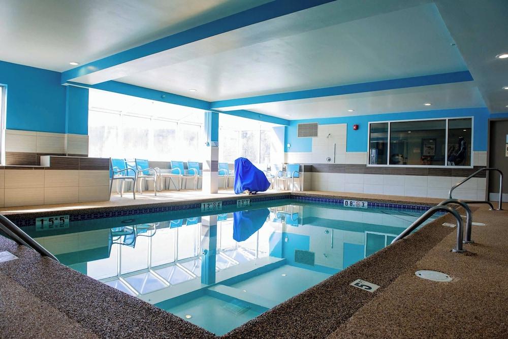 swimming pool spa