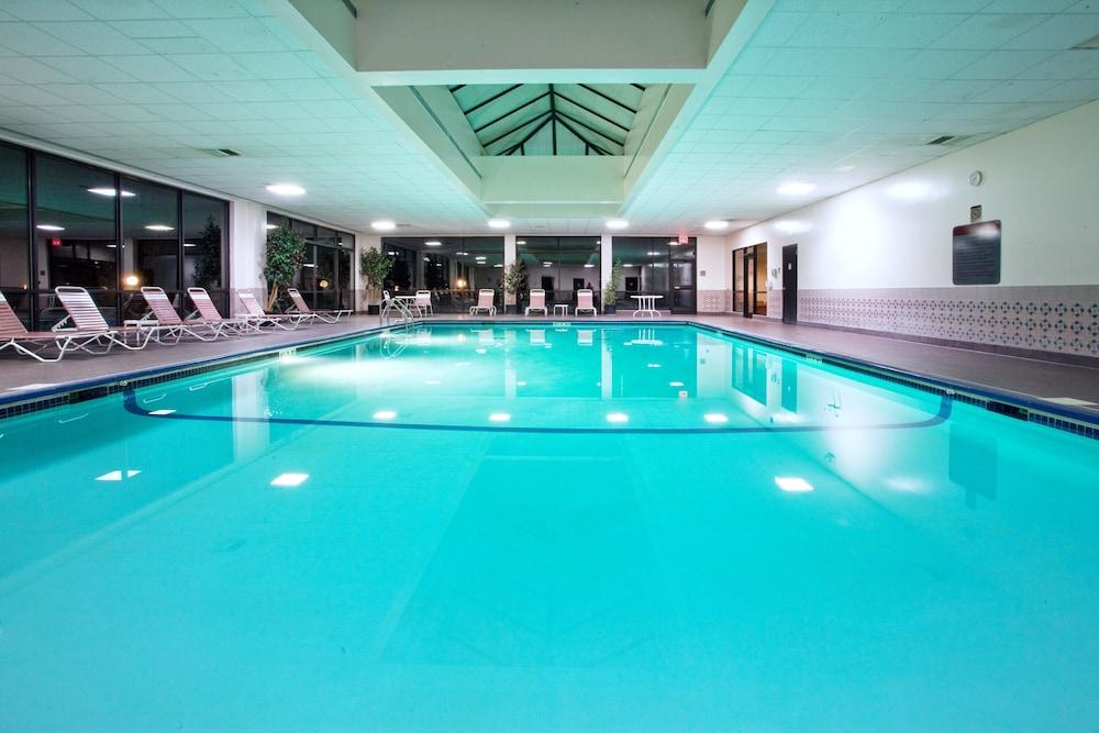 swimming pool spa