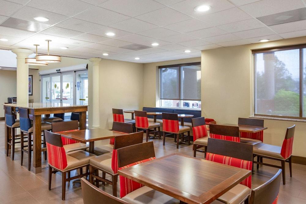 restaurant cafeteria