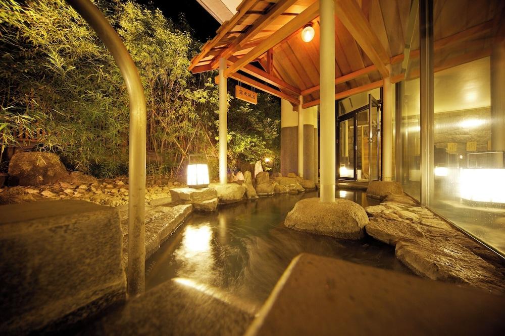 swimming pool spa