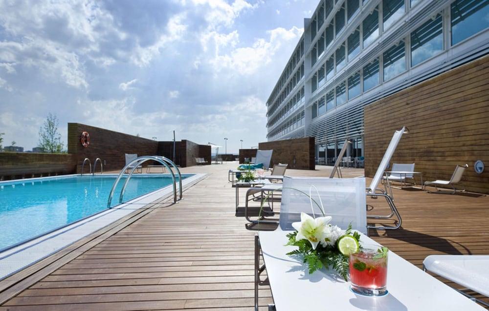 swimming pool spa