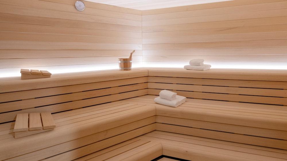 swimming pool spa