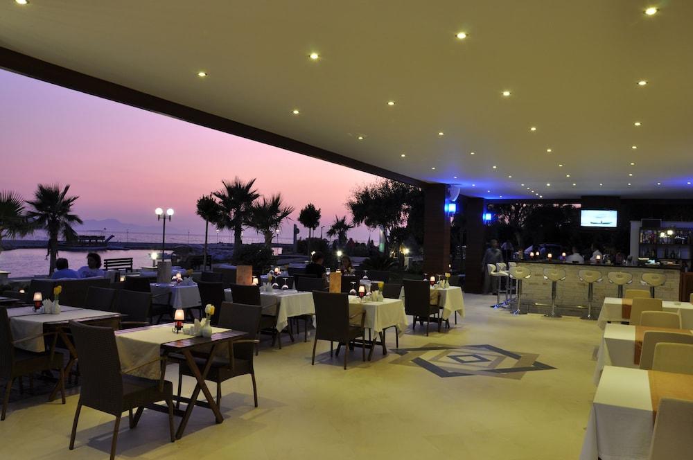 restaurant cafeteria