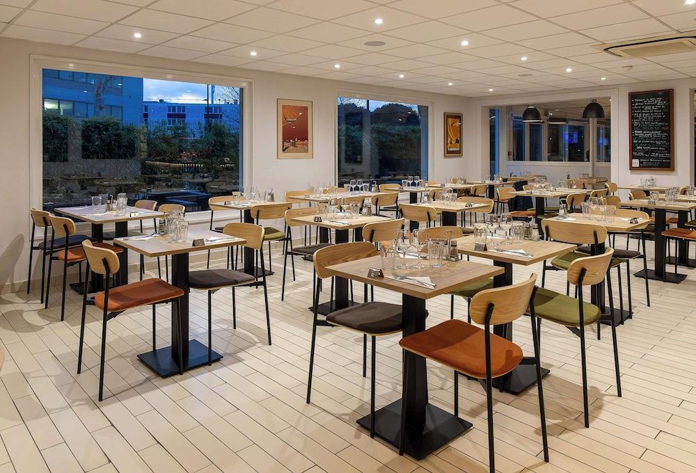 restaurant cafeteria