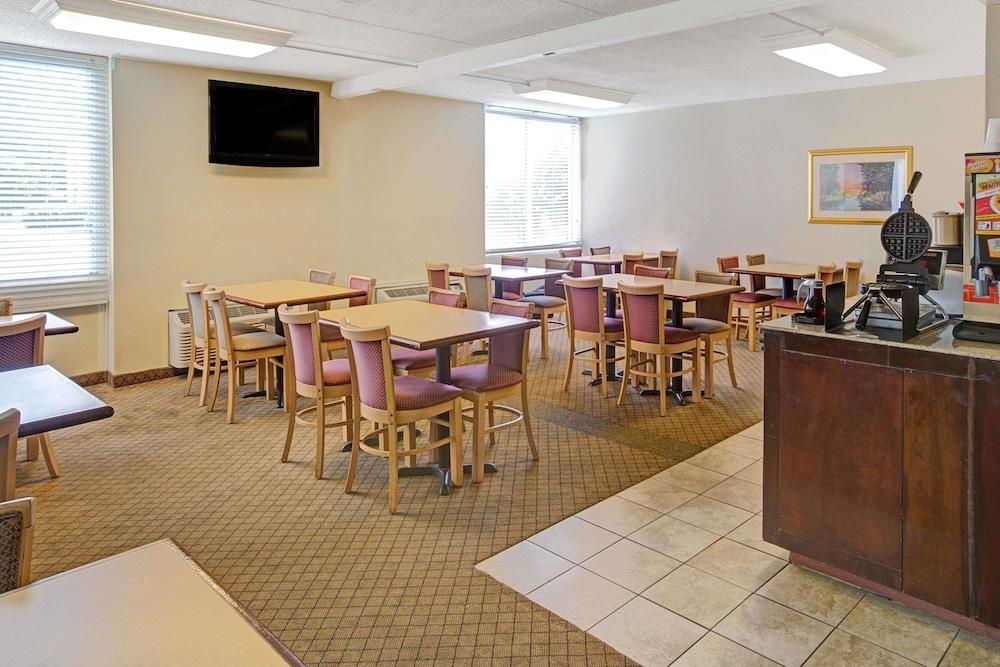 restaurant cafeteria