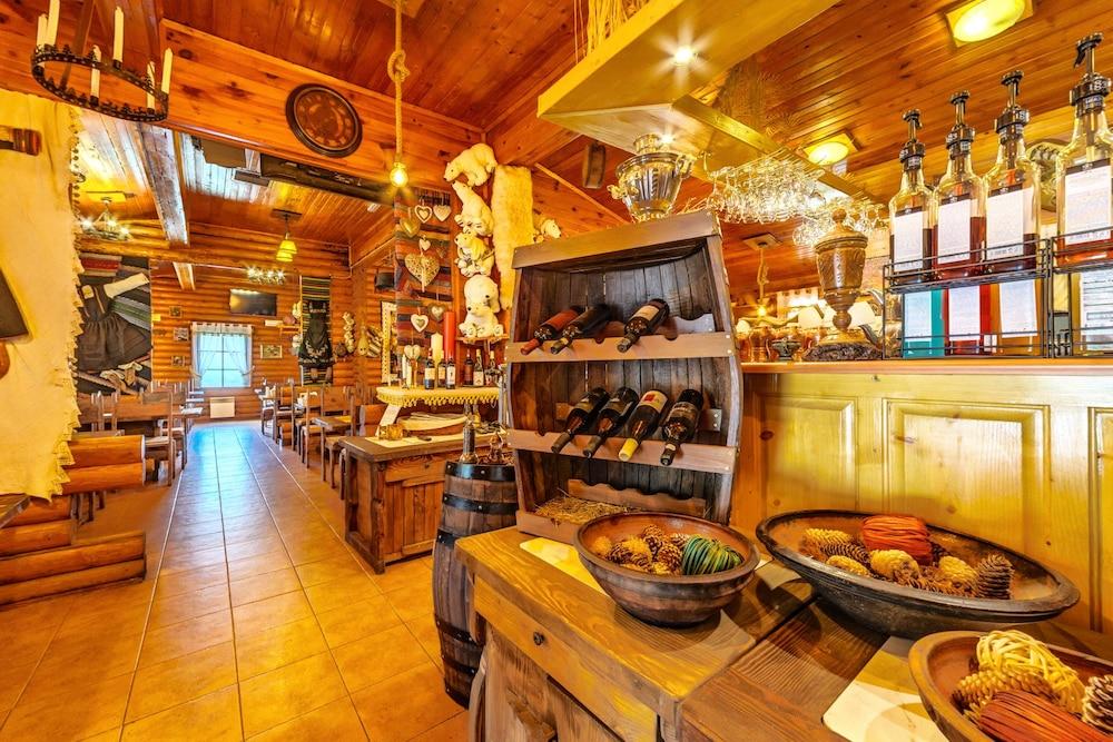 restaurant cafeteria