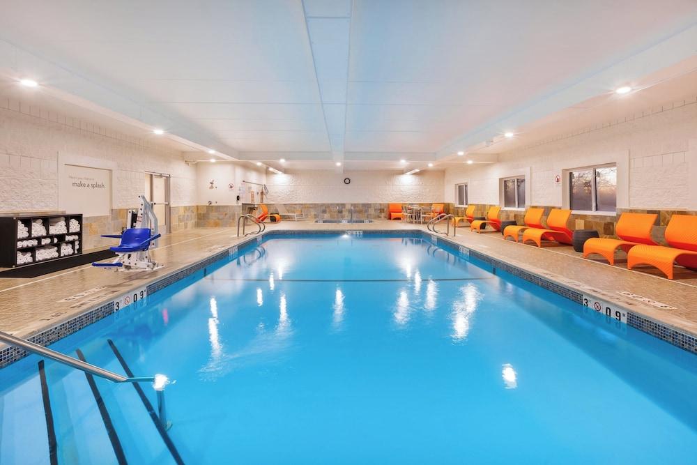 swimming pool spa