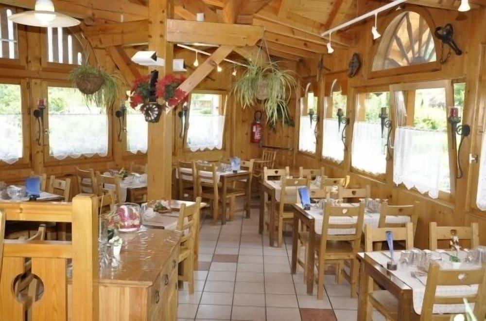 restaurant cafeteria